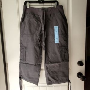 Grey cargo capris